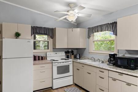 Hot Tub, Wifi, Dog-friendly Holiday home